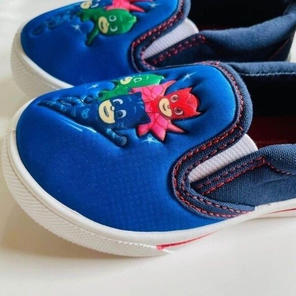 Pj mask kids slip on shoes Size 6 toddler. New - Picture 3 of 4